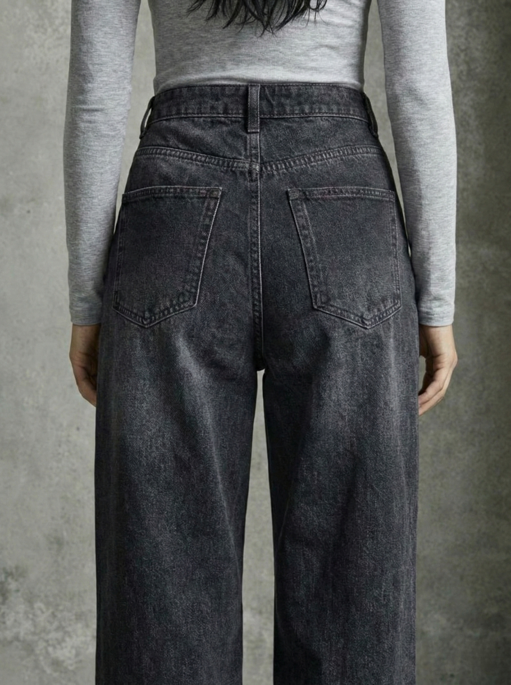 Grey pleated wide-leg jeans